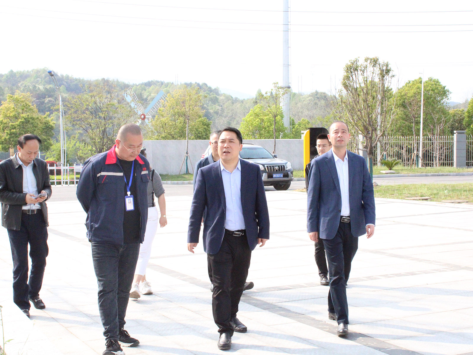 2023年4月10日懷化市副市長(zhǎng)鄒興旺來(lái)我司調(diào)研