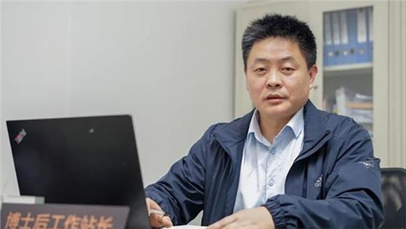 超威電源集團有限公司研究院院長：從高中生到“電池狂魔”